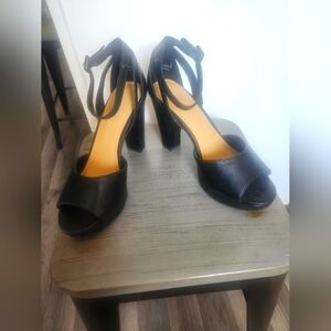 Chinese Laundry Strappy Platform Black Women's Heels